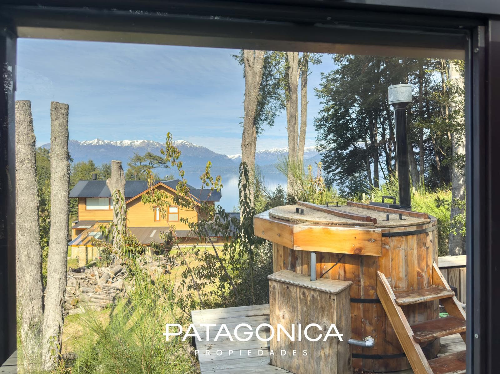 Modern 85 m² house with a view of Lake V. Correntoso.