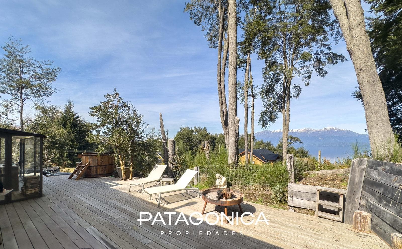 Modern 85 m² house with a view of Lake V. Correntoso.