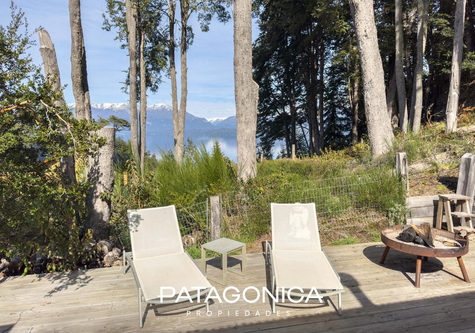 Modern 85 m² house with a view of Lake V. Correntoso.
