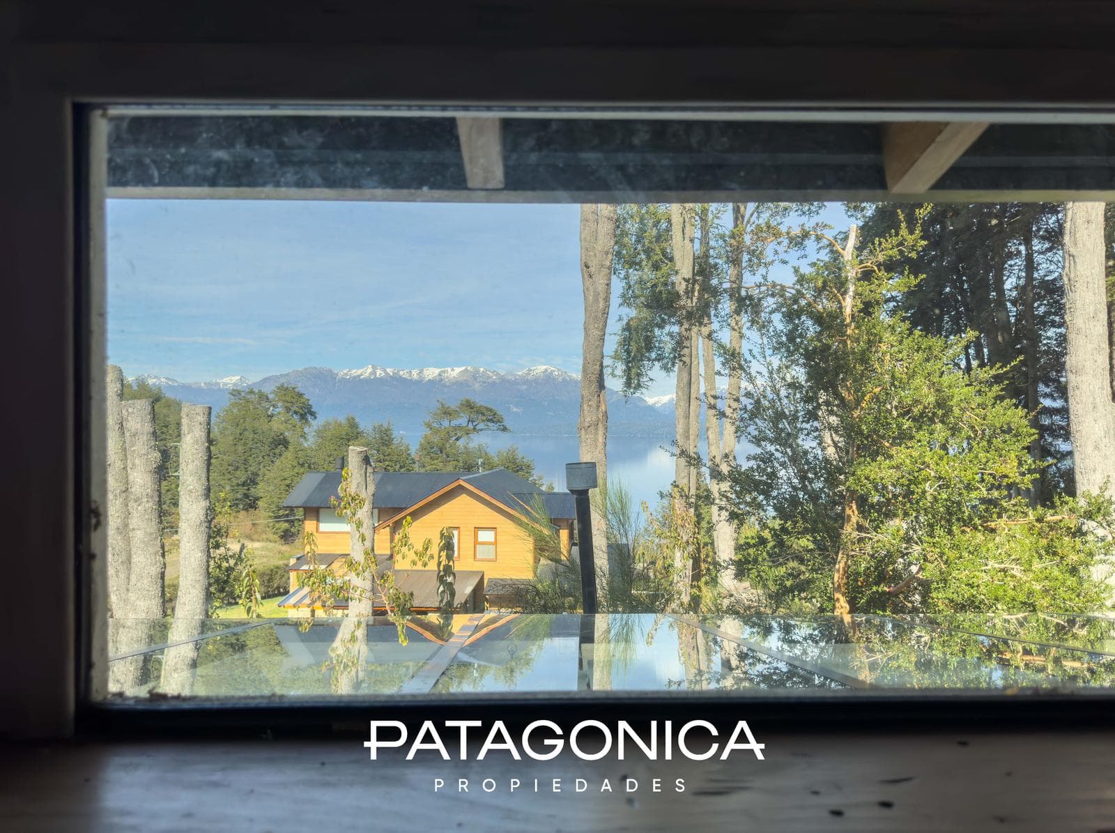 Modern 85 m² house with a view of Lake V. Correntoso.