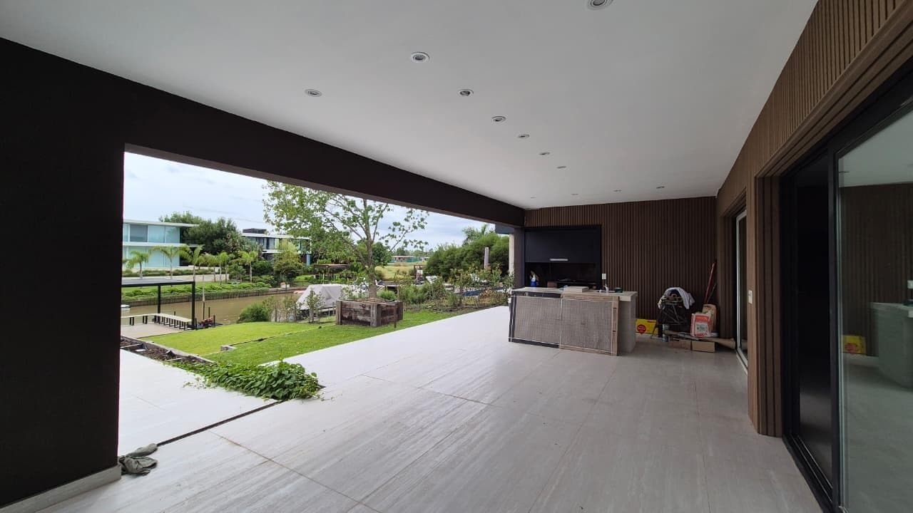 Very Nice House - The Yacht