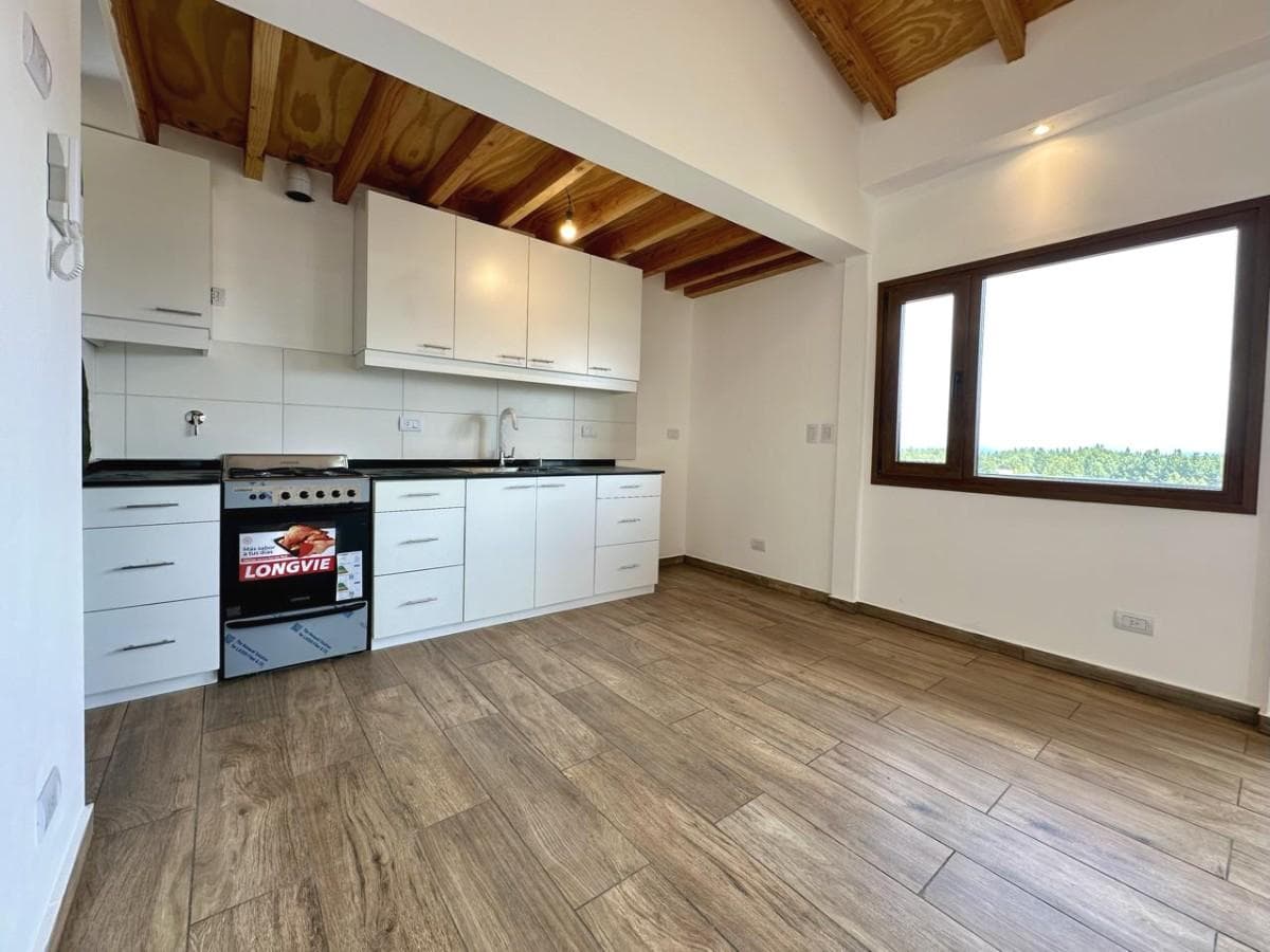 Brand-new house in a gated community in the Altos de Pinar del Sol neighborhood, Bariloche (UF2)
