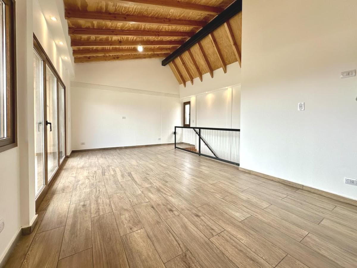 Brand-new house in a gated community in the Altos de Pinar del Sol neighborhood, Bariloche (UF2)