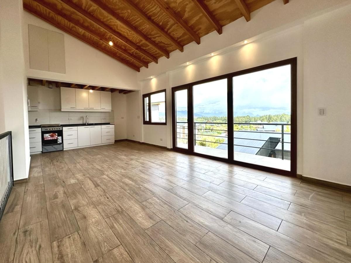 Brand-new house in a gated community in the Altos de Pinar del Sol neighborhood, Bariloche (UF2)