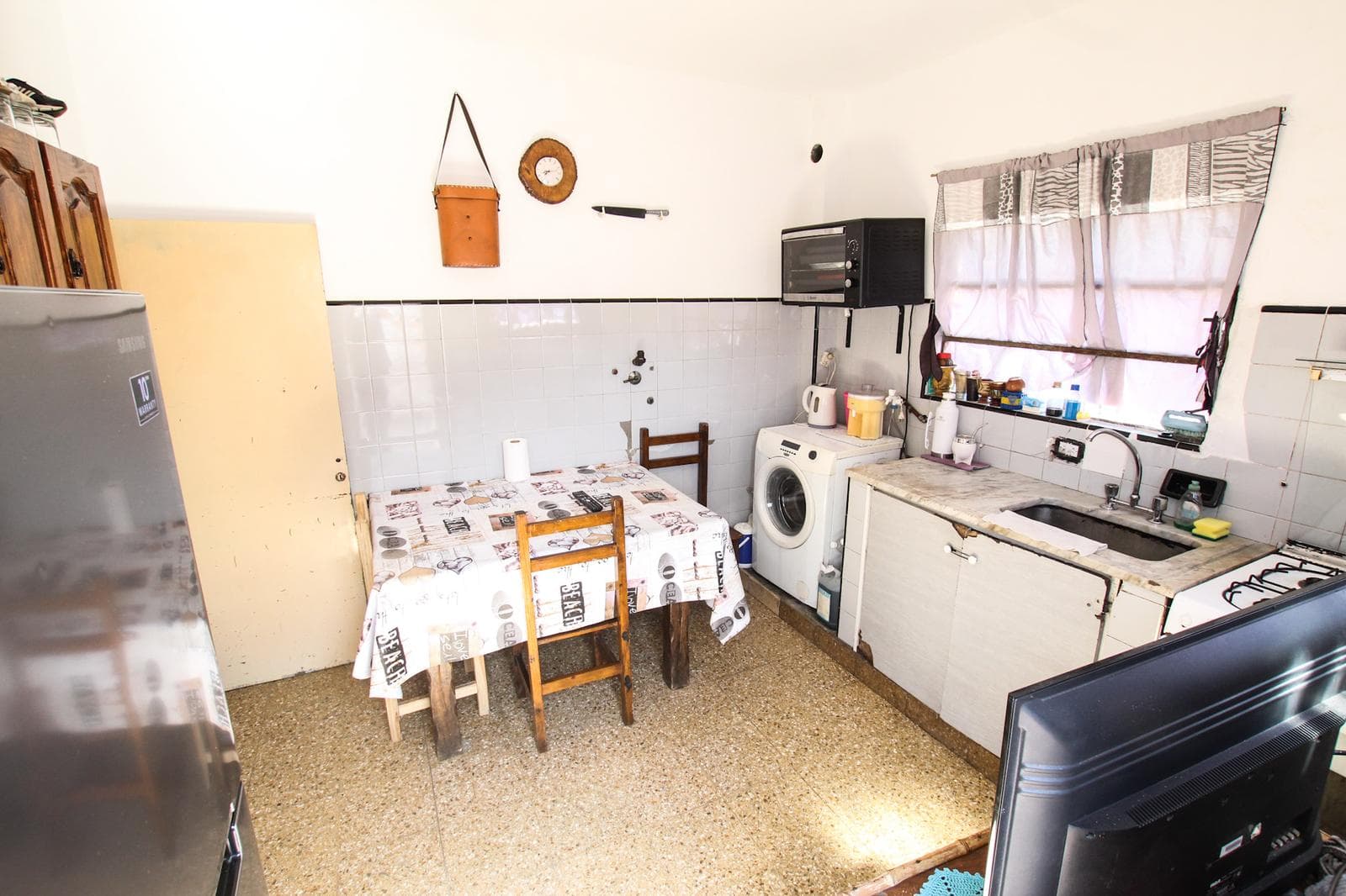 House for Renovation for Sale, 350 m² Lot, Villa Ballester