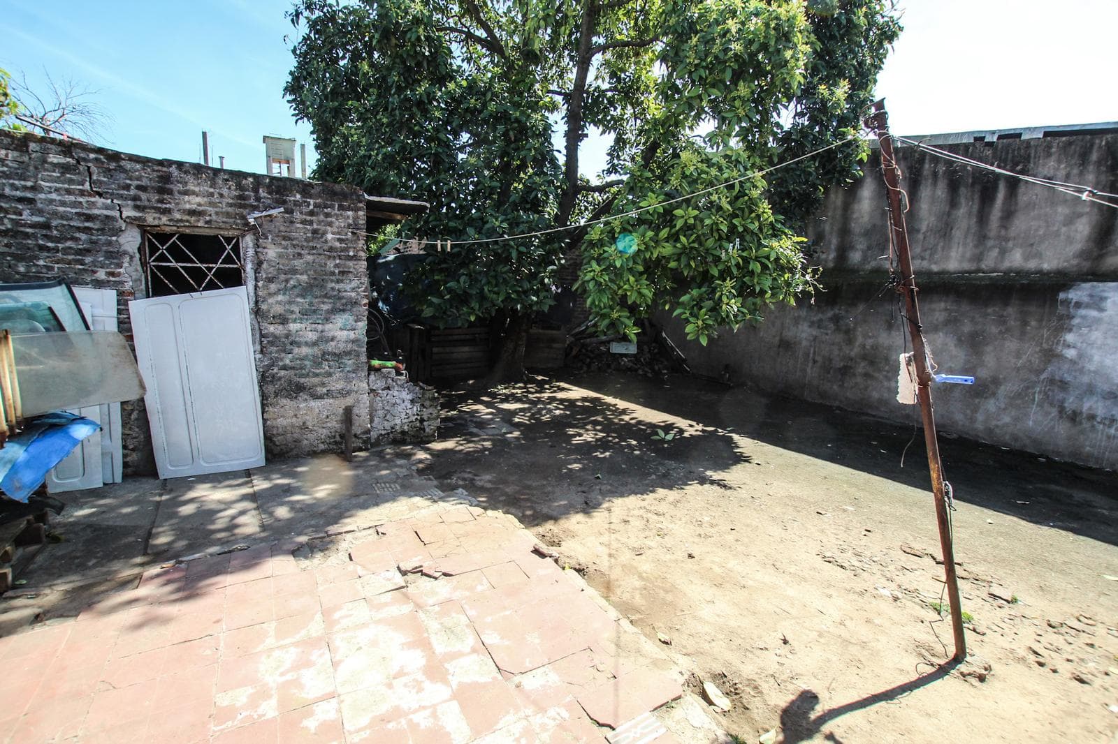 House for Renovation for Sale, 350 m² Lot, Villa Ballester