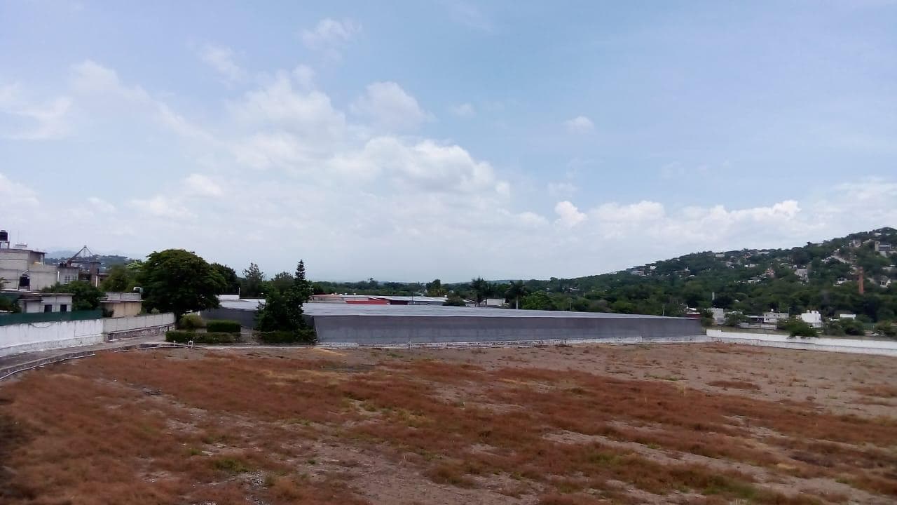 Land for sale in Yautepec, suitable for residential development, commercial use, or seasonal farming.