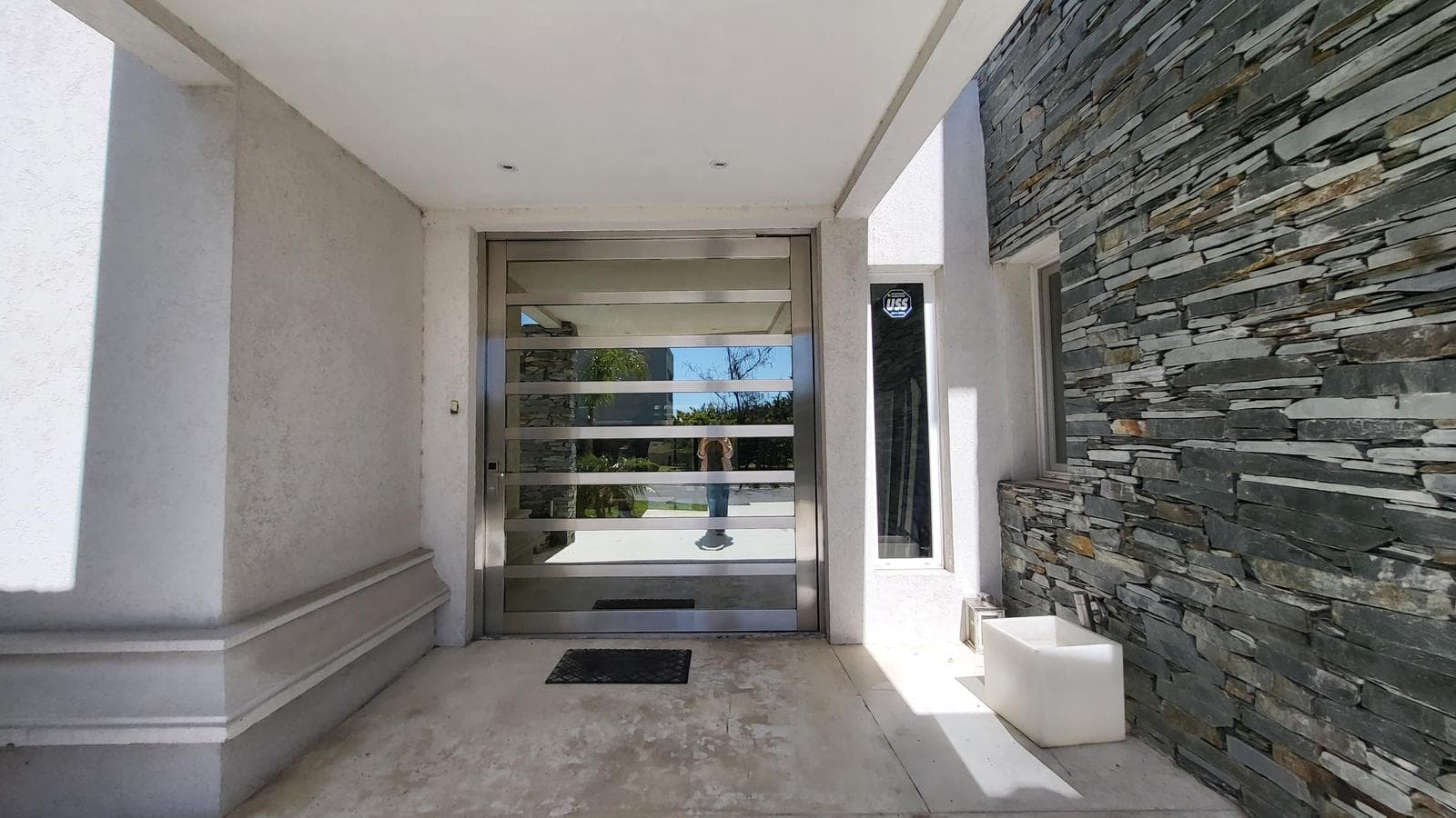 House for Sale Near the Lagoon in Los Alisos - Nordelta - Will Consider a Trade