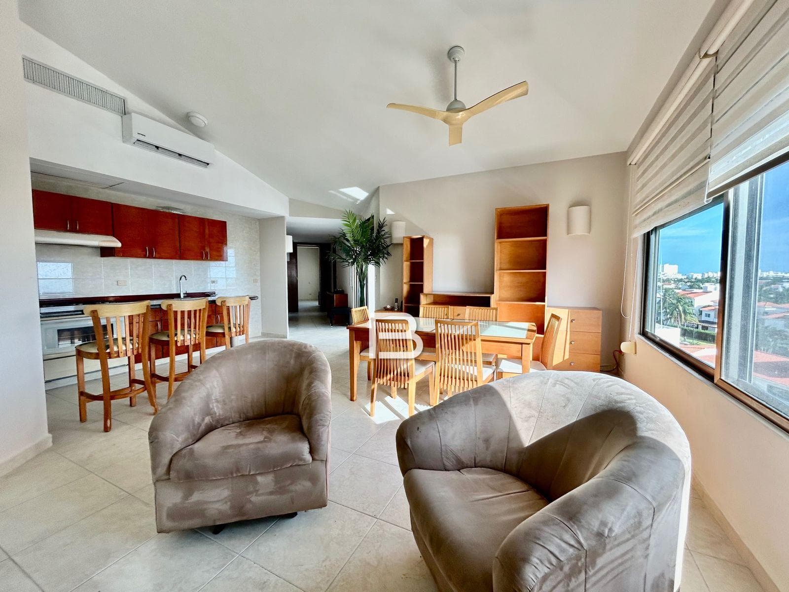 Isla Dorada: Furnished Apartment for Rent