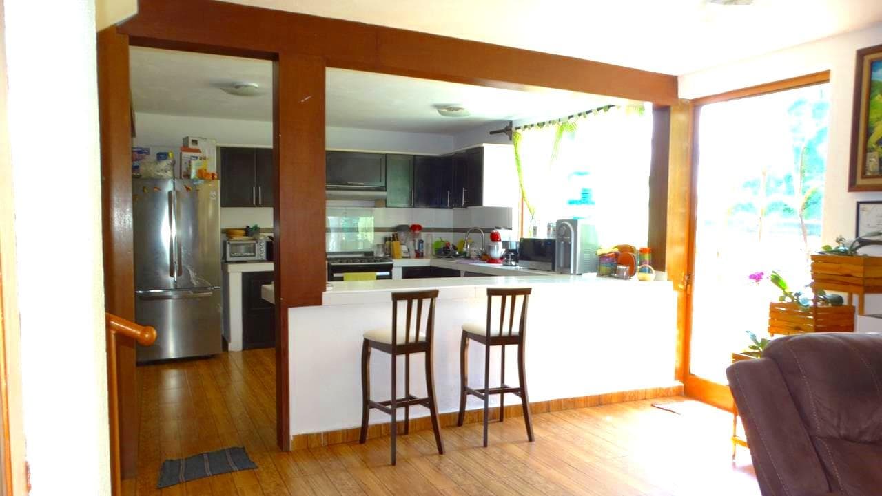 Detached house for sale in Loma Bonita, in the town of Ahuatepec, on a cul-de-sac with an electric gate.