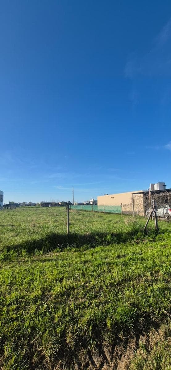 LOTS-FUNES--ABIERTO NEIGHBORHOOD-FUNES-VERDE - DEED - FENCED