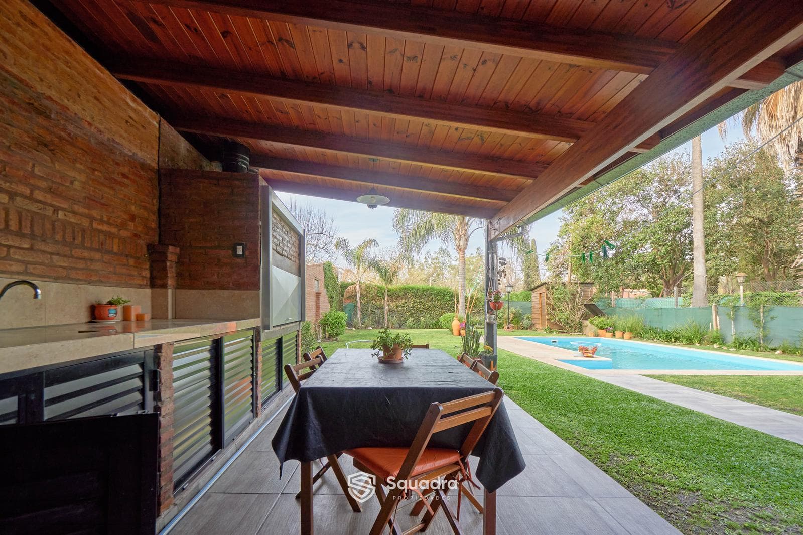 FOR SALE | TRADE - Two-bedroom house with a porch, garden, and pool - Funes.