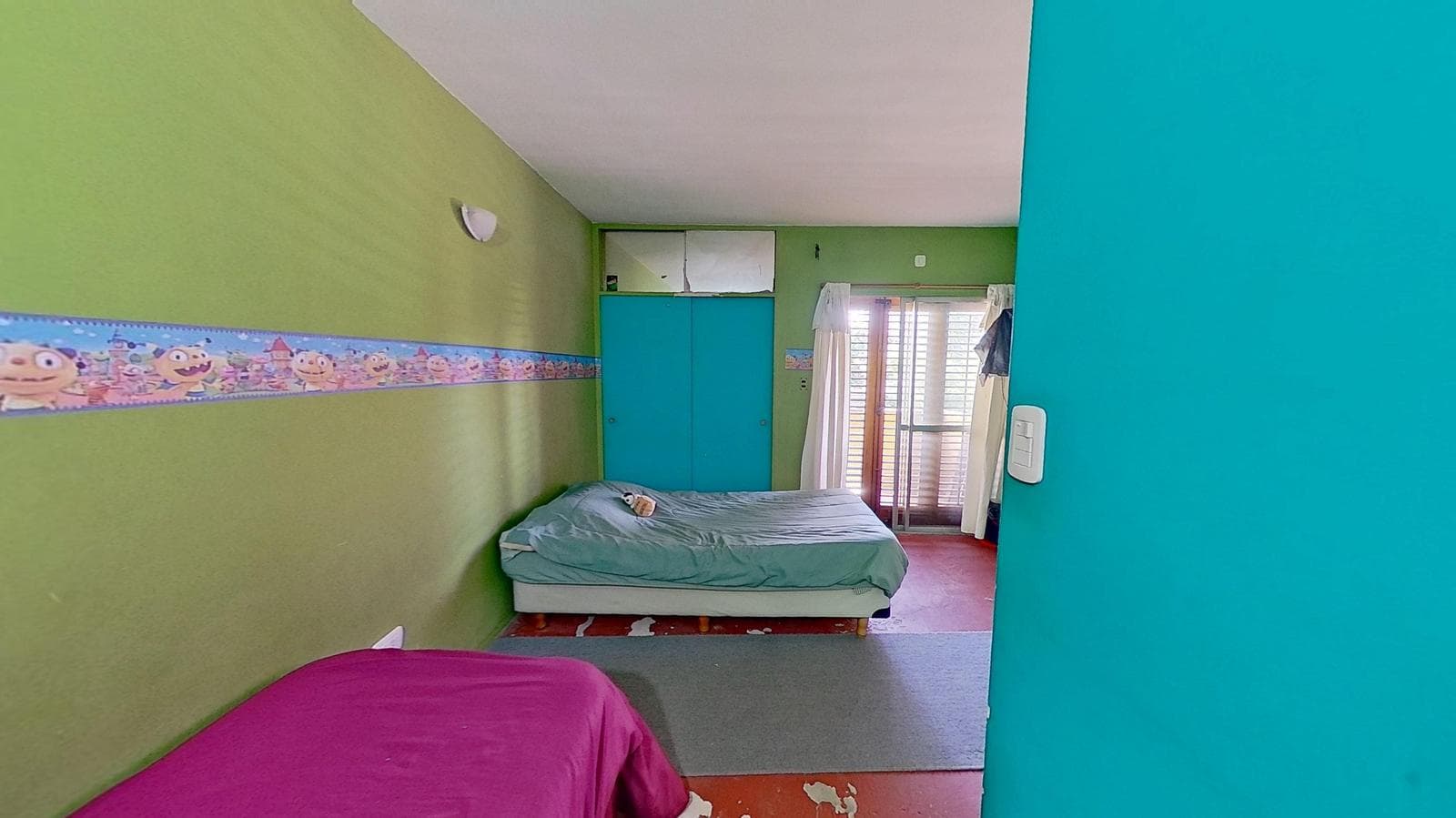 FOR SALE: House with a large yard and barbecue area in Quilmes Oeste