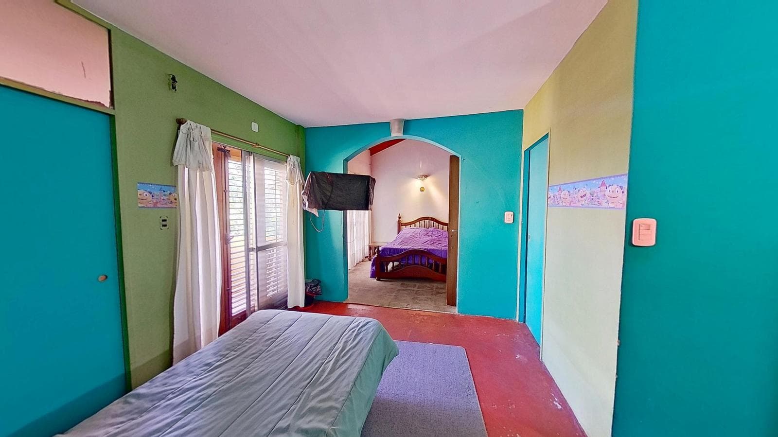 FOR SALE: House with a large yard and barbecue area in Quilmes Oeste