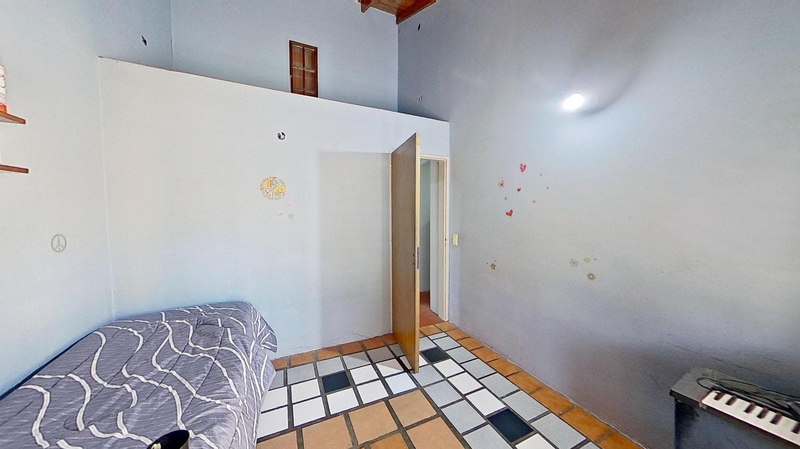 FOR SALE: House with a large yard and barbecue area in Quilmes Oeste