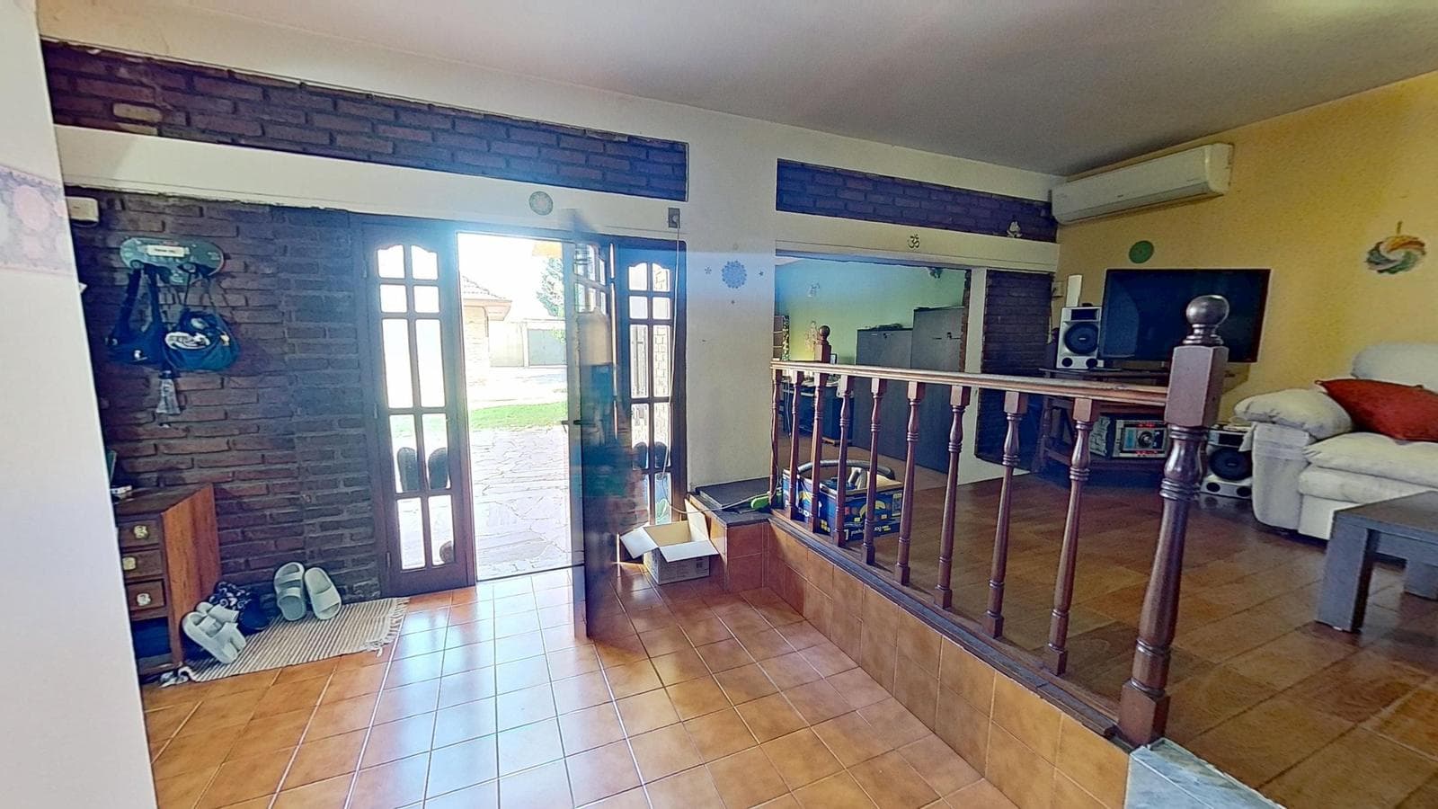FOR SALE: House with a large yard and barbecue area in Quilmes Oeste