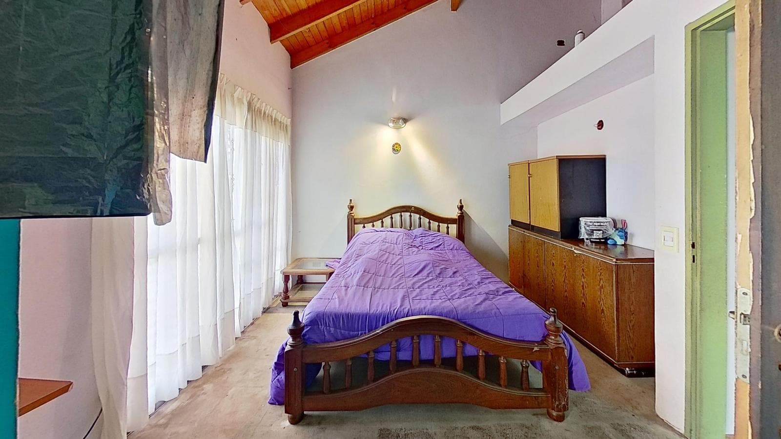 FOR SALE: House with a large yard and barbecue area in Quilmes Oeste