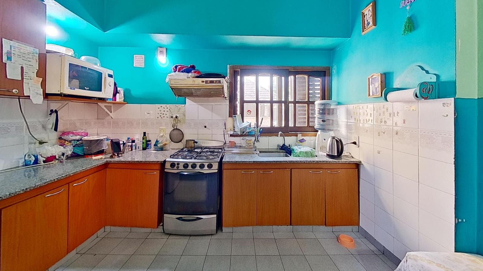 FOR SALE: House with a large yard and barbecue area in Quilmes Oeste