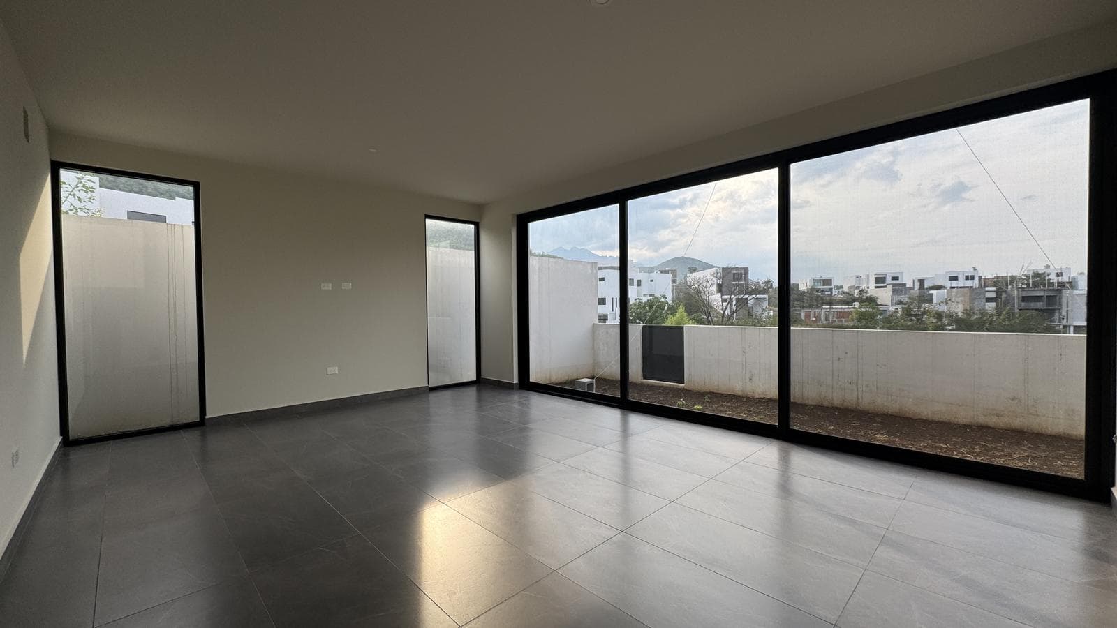 HOUSE FOR SALE IN SANTIAGO