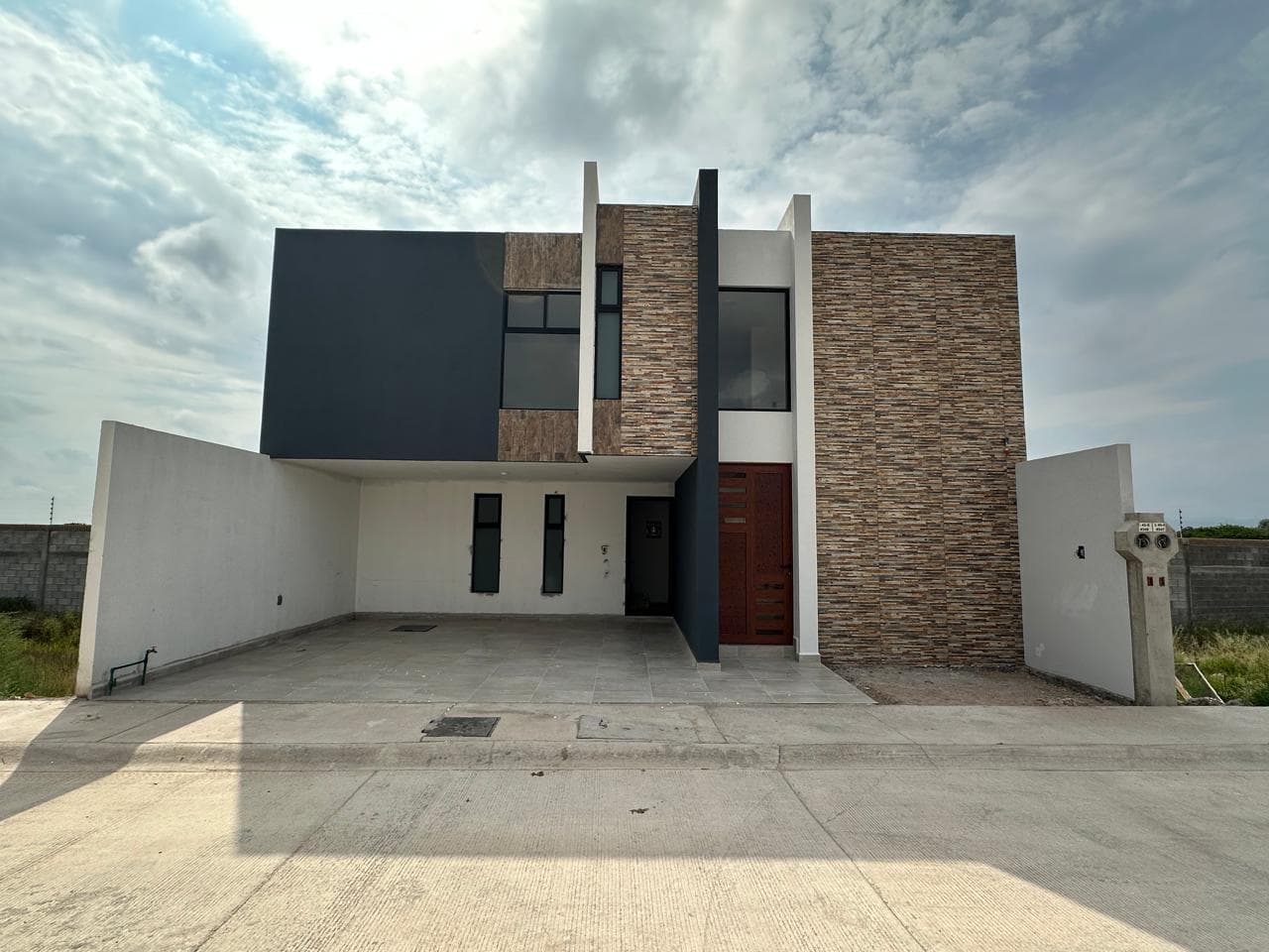 HOUSE FOR SALE IN CIRCUITO ALTANNA