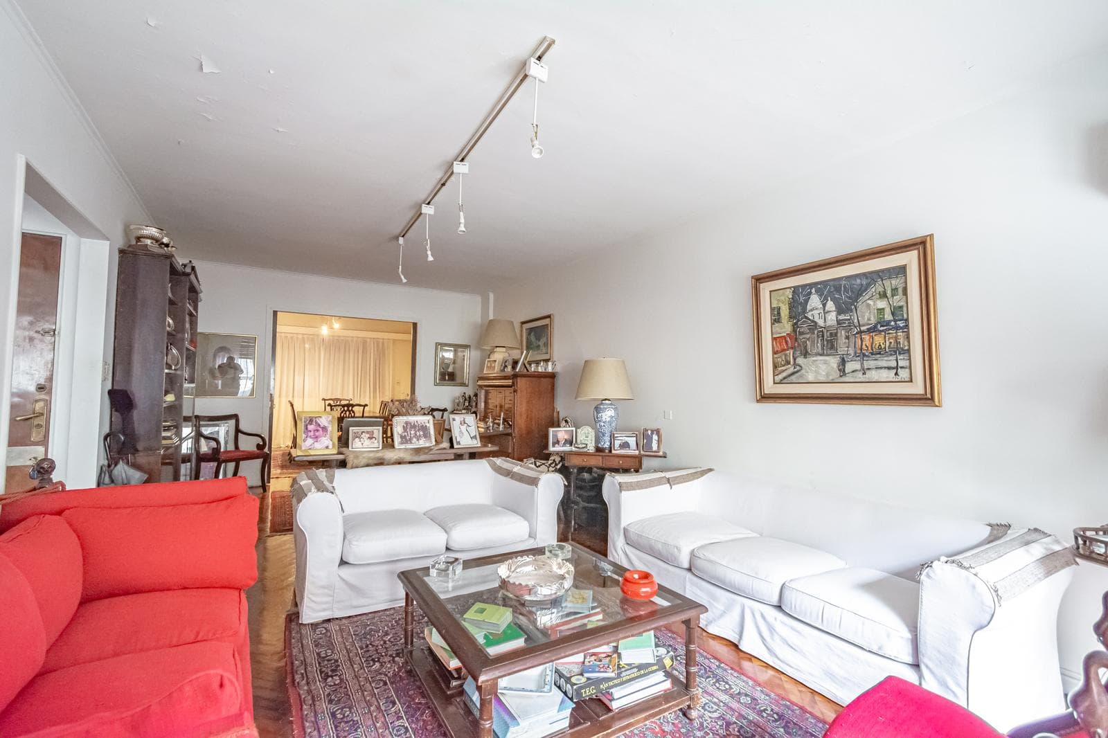 EXCELLENT CORNER UNIT—all OUTSIDE, filled with LIGHT and SUNSHINE