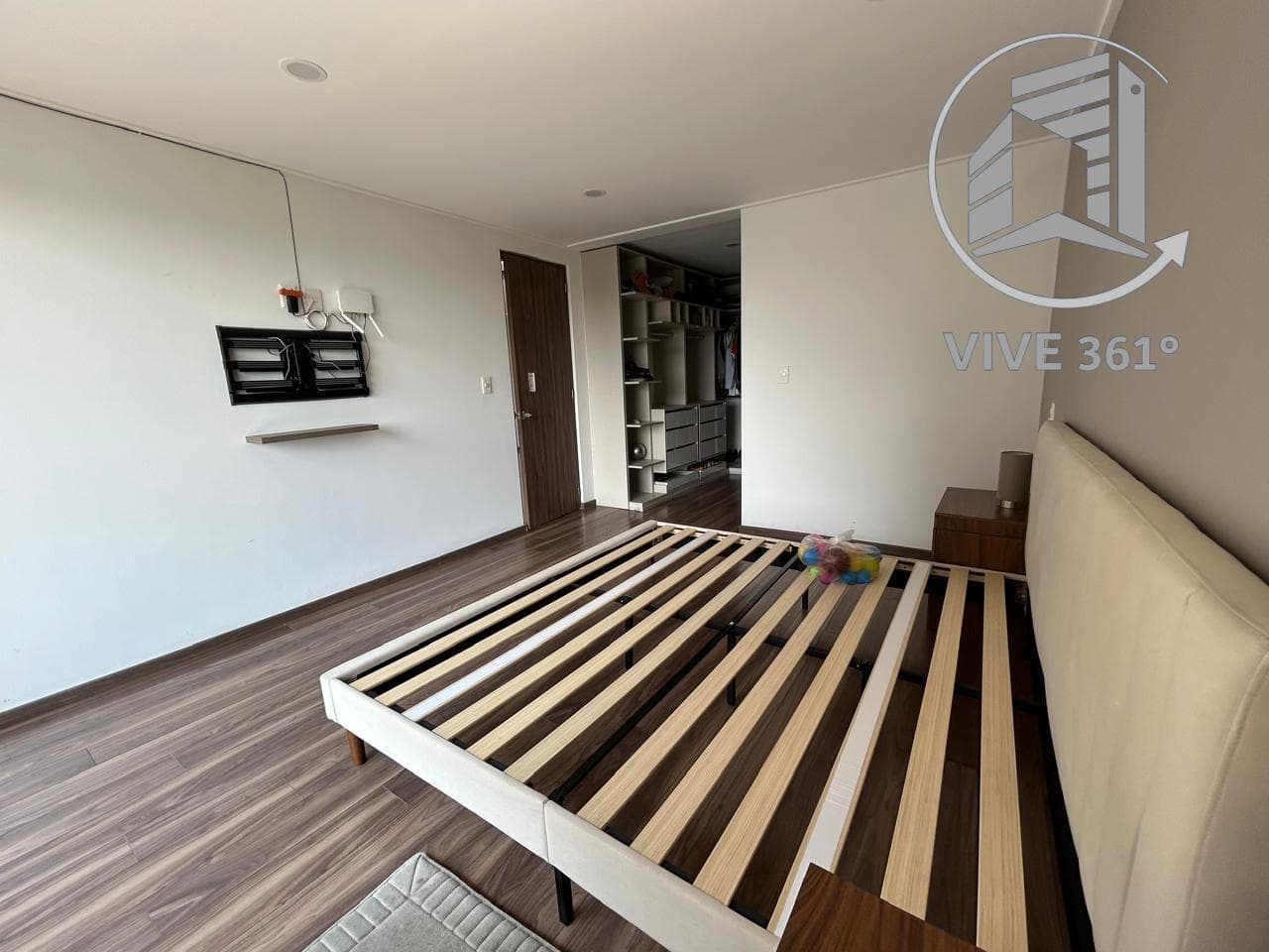 Apartment for Sale with a Large Terrace in Jardines de Santa Monica