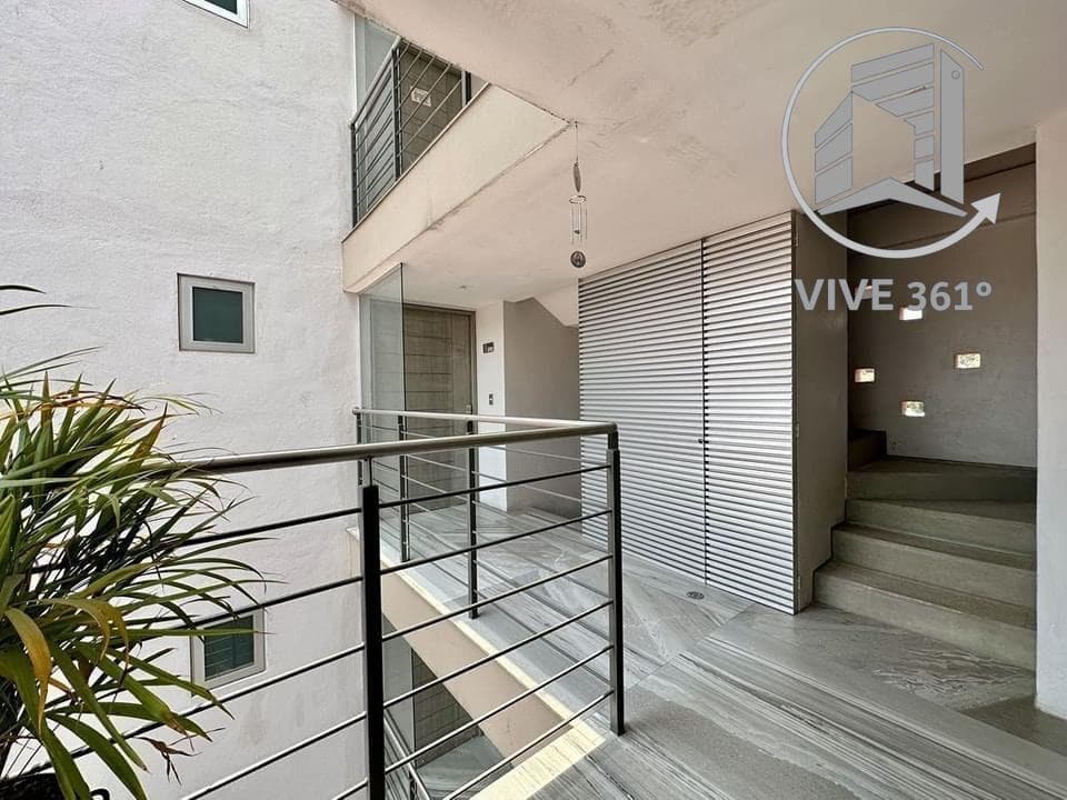 Apartment for Sale with a Large Terrace in Jardines de Santa Monica