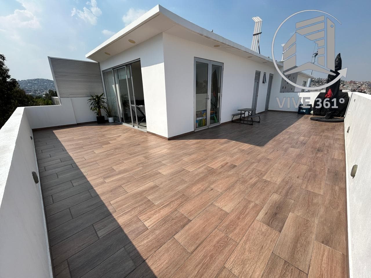 Apartment for Sale with a Large Terrace in Jardines de Santa Monica