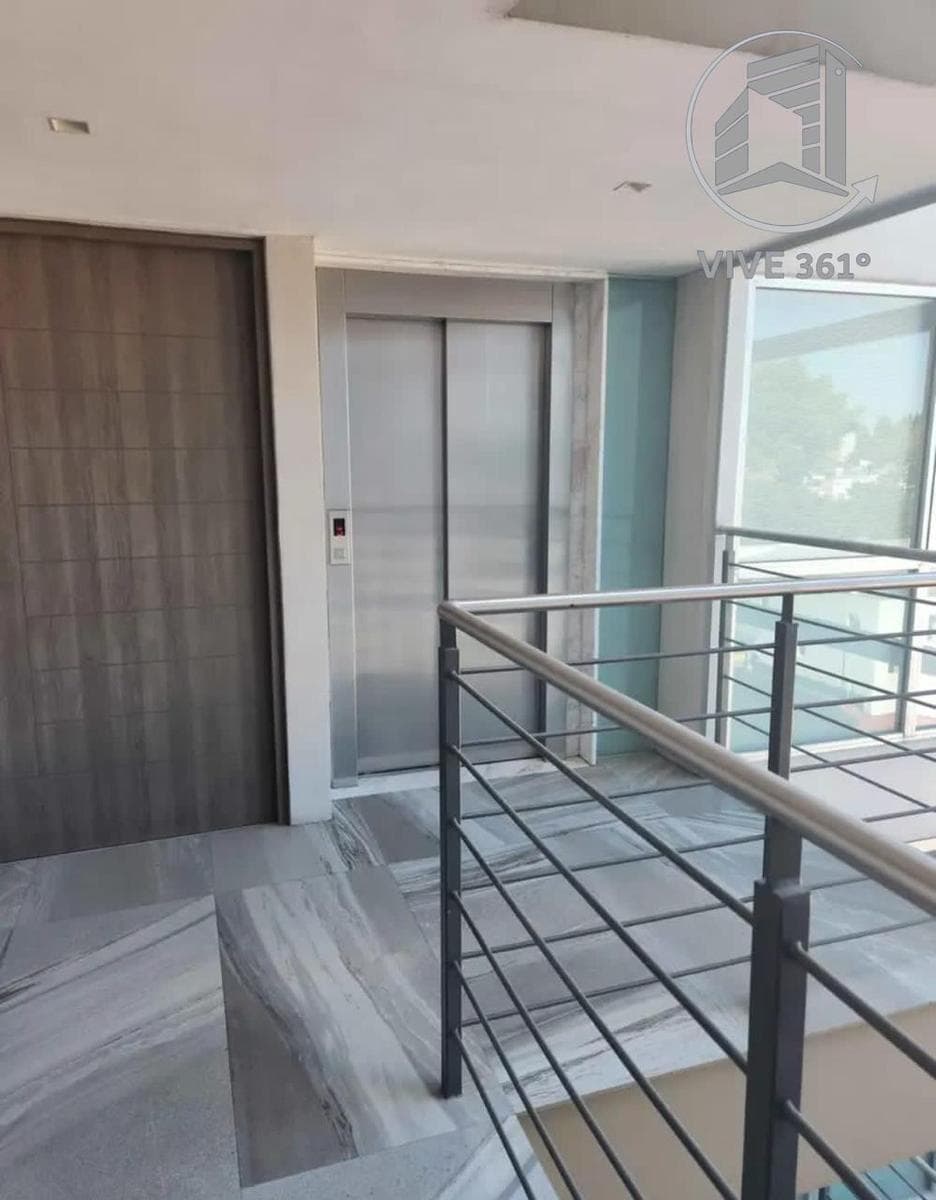 Apartment for Sale with a Large Terrace in Jardines de Santa Monica