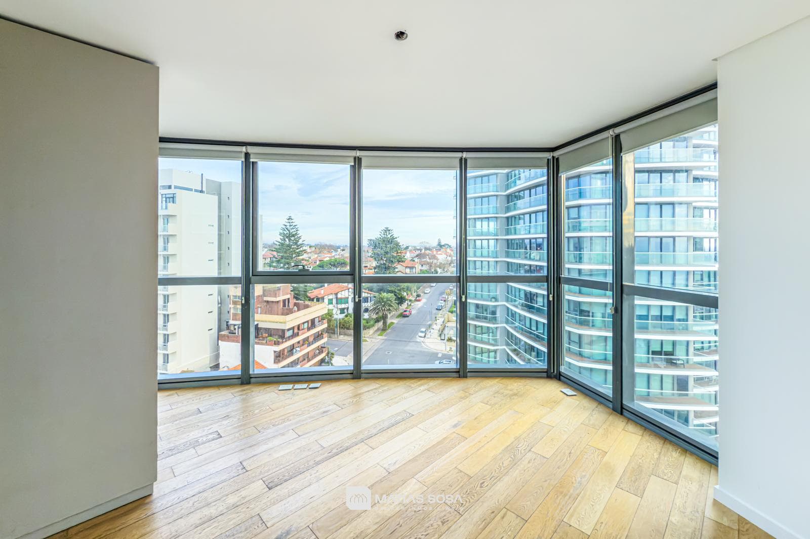 For Sale - Apartment - Maral Explanada - Full Amenities - Architect Cesar Pelli