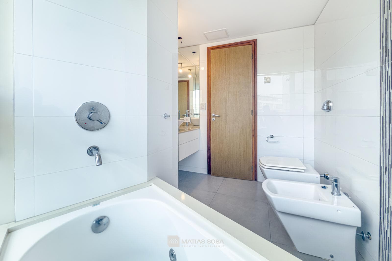 For Sale - Apartment - Maral Explanada - Full Amenities - Architect Cesar Pelli
