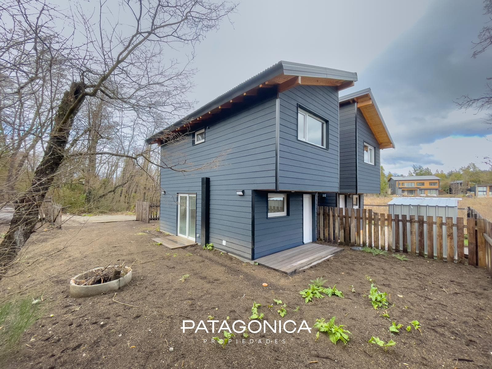 BRAND-NEW HOUSE FOR SALE. 2 bedrooms + garden. Natural gas. Tres Cerros neighborhood