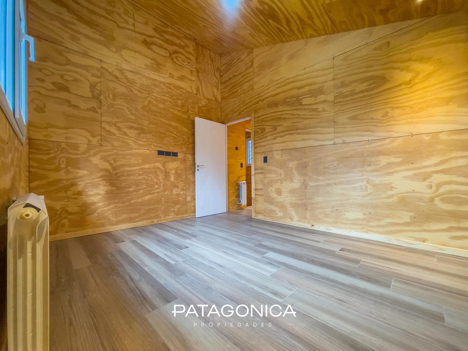 BRAND-NEW HOUSE FOR SALE. 2 bedrooms + garden. Natural gas. Tres Cerros neighborhood