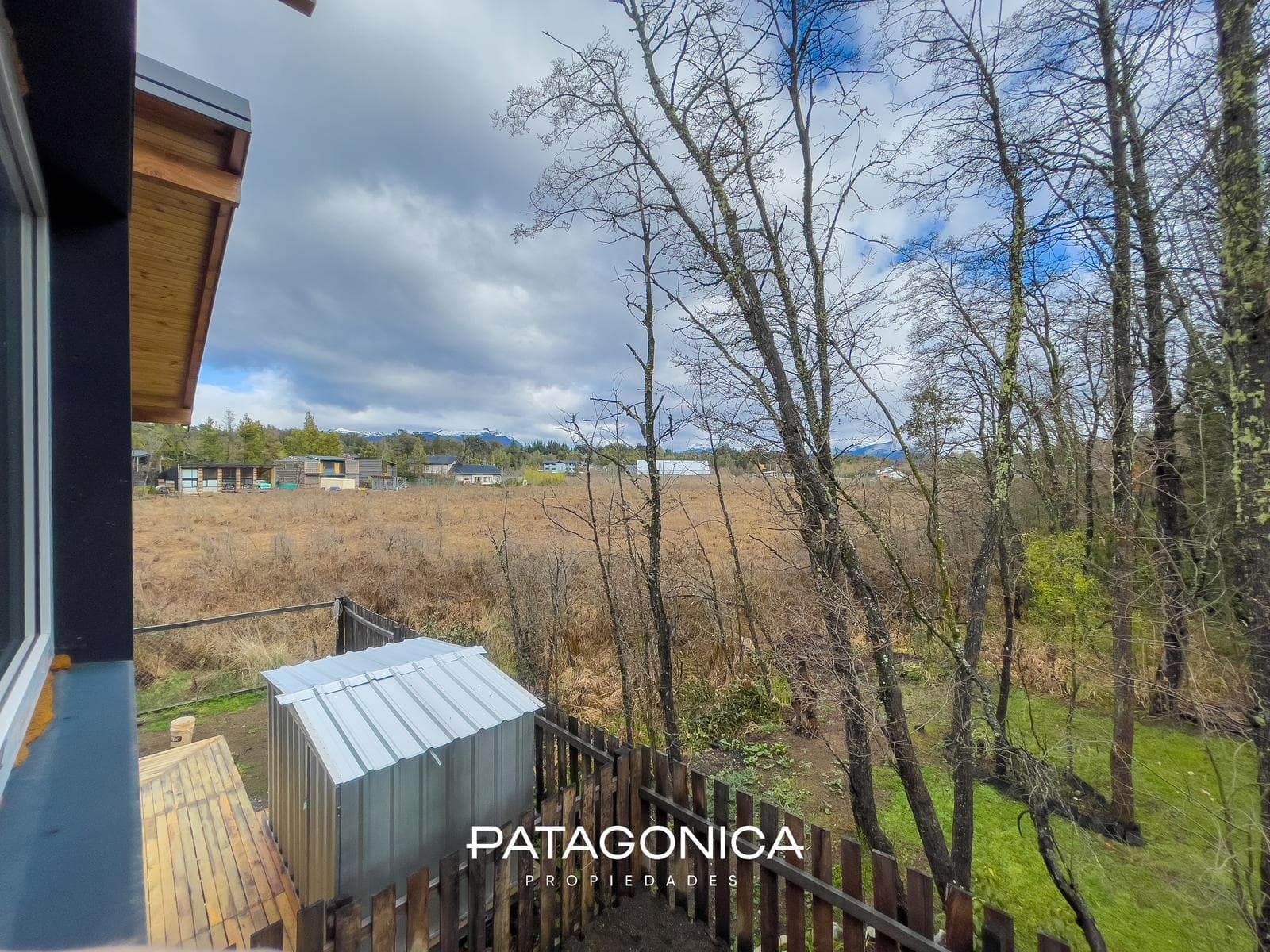 BRAND-NEW HOUSE FOR SALE. 2 bedrooms + garden. Natural gas. Tres Cerros neighborhood