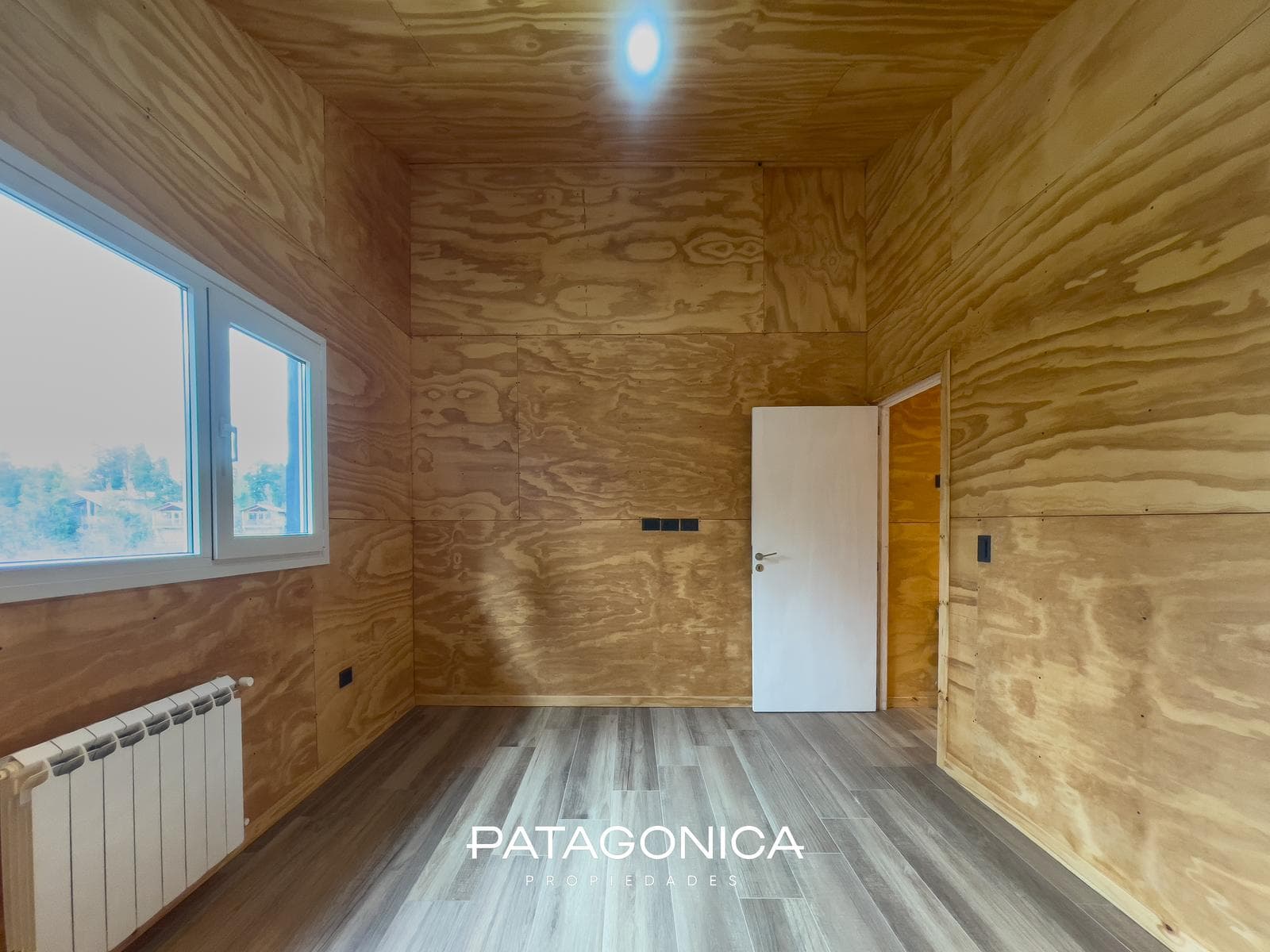 BRAND-NEW HOUSE FOR SALE. 2 bedrooms + garden. Natural gas. Tres Cerros neighborhood