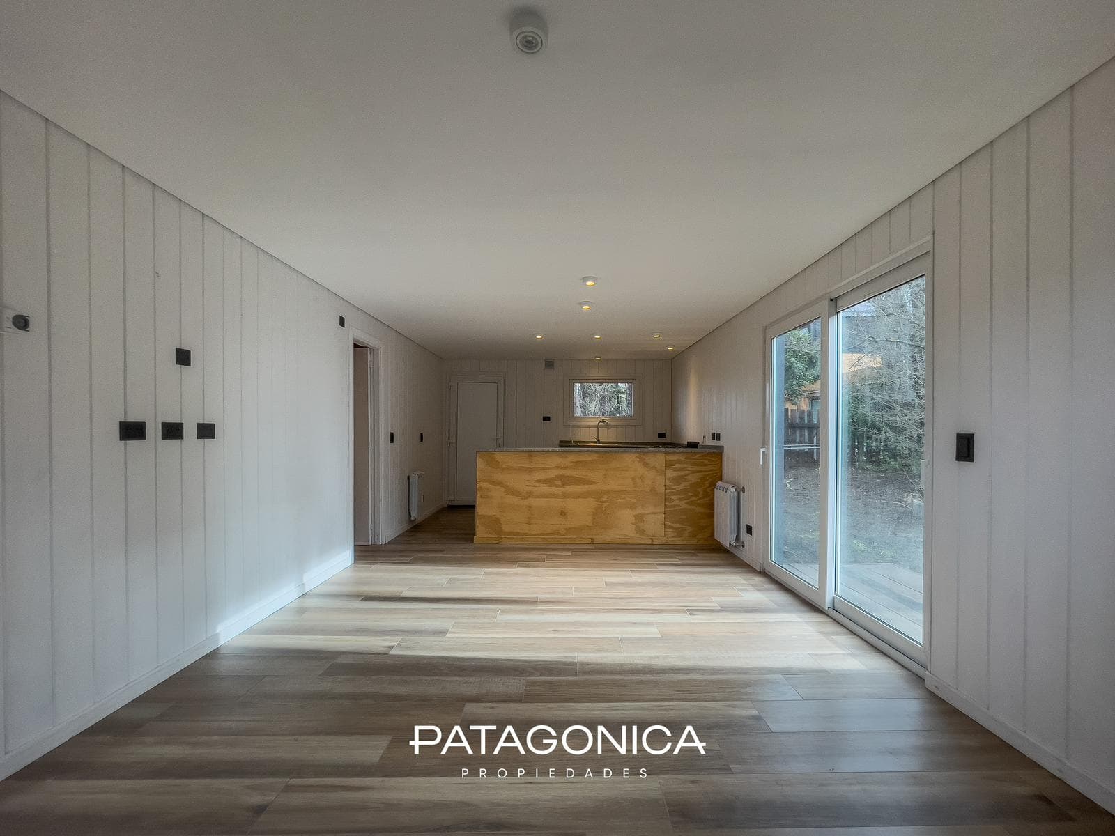 BRAND-NEW HOUSE FOR SALE. 2 bedrooms + garden. Natural gas. Tres Cerros neighborhood
