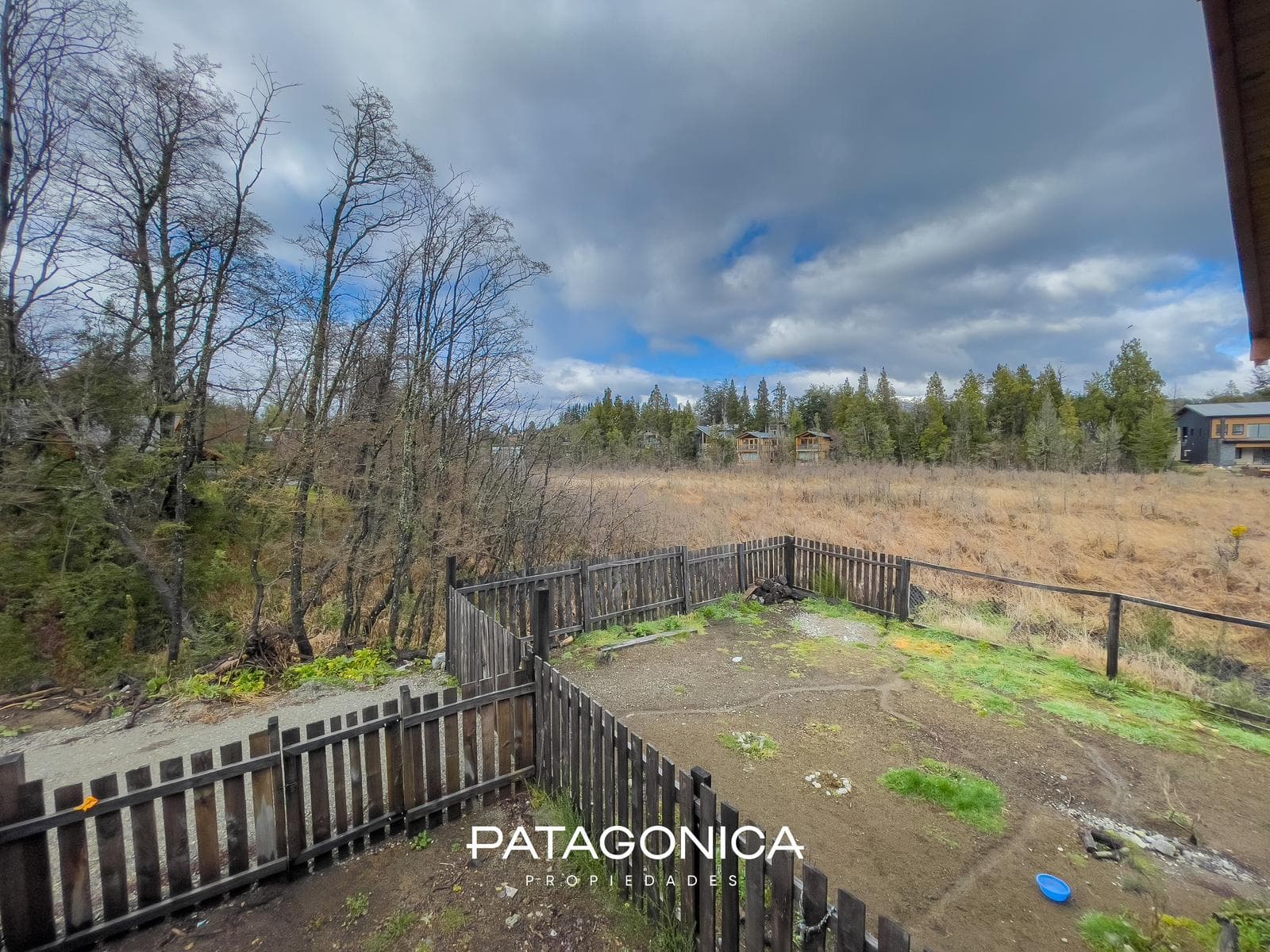 BRAND-NEW HOUSE FOR SALE. 2 bedrooms + garden. Natural gas. Tres Cerros neighborhood