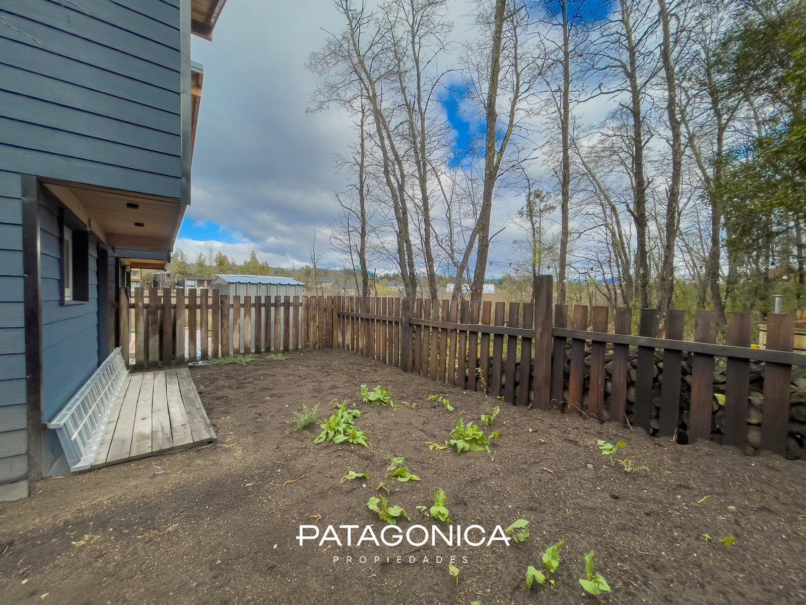 BRAND-NEW HOUSE FOR SALE. 2 bedrooms + garden. Natural gas. Tres Cerros neighborhood