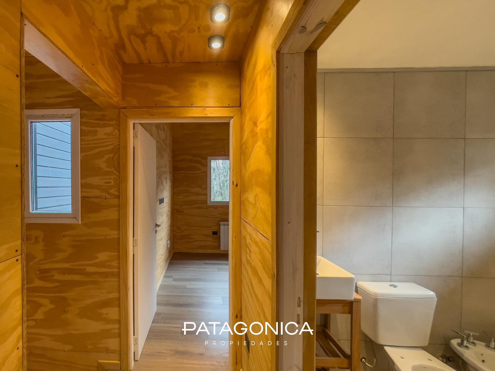 BRAND-NEW HOUSE FOR SALE. 2 bedrooms + garden. Natural gas. Tres Cerros neighborhood