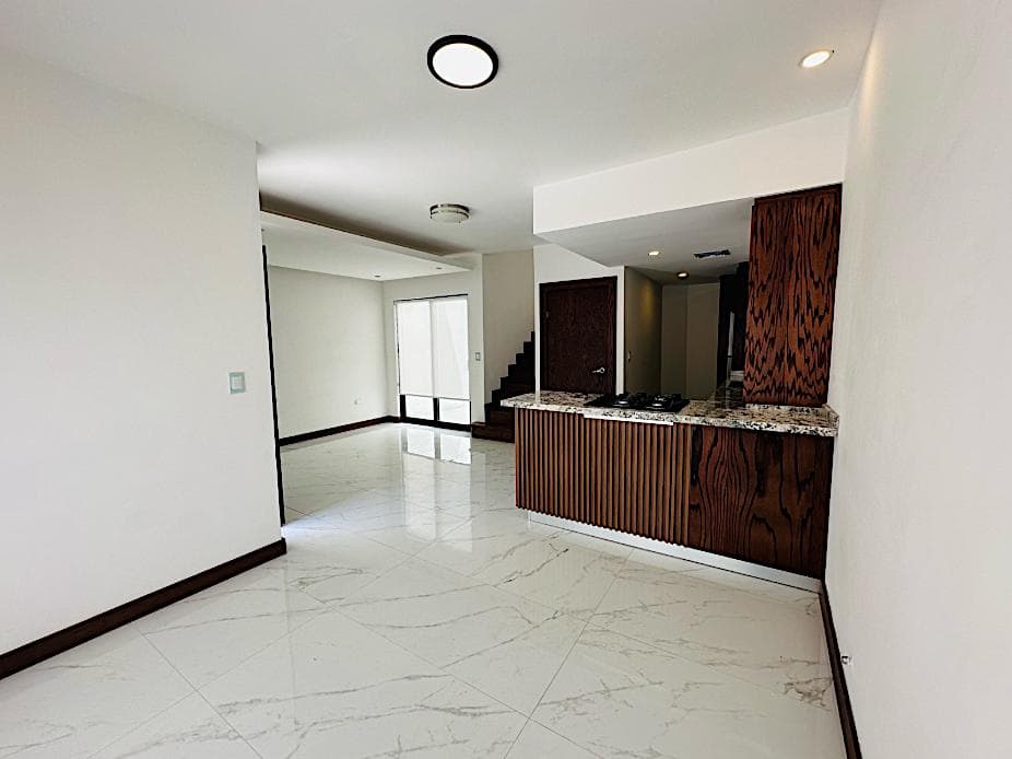 Apartment for Sale in the Jardines de San Francisco Development. Verwi