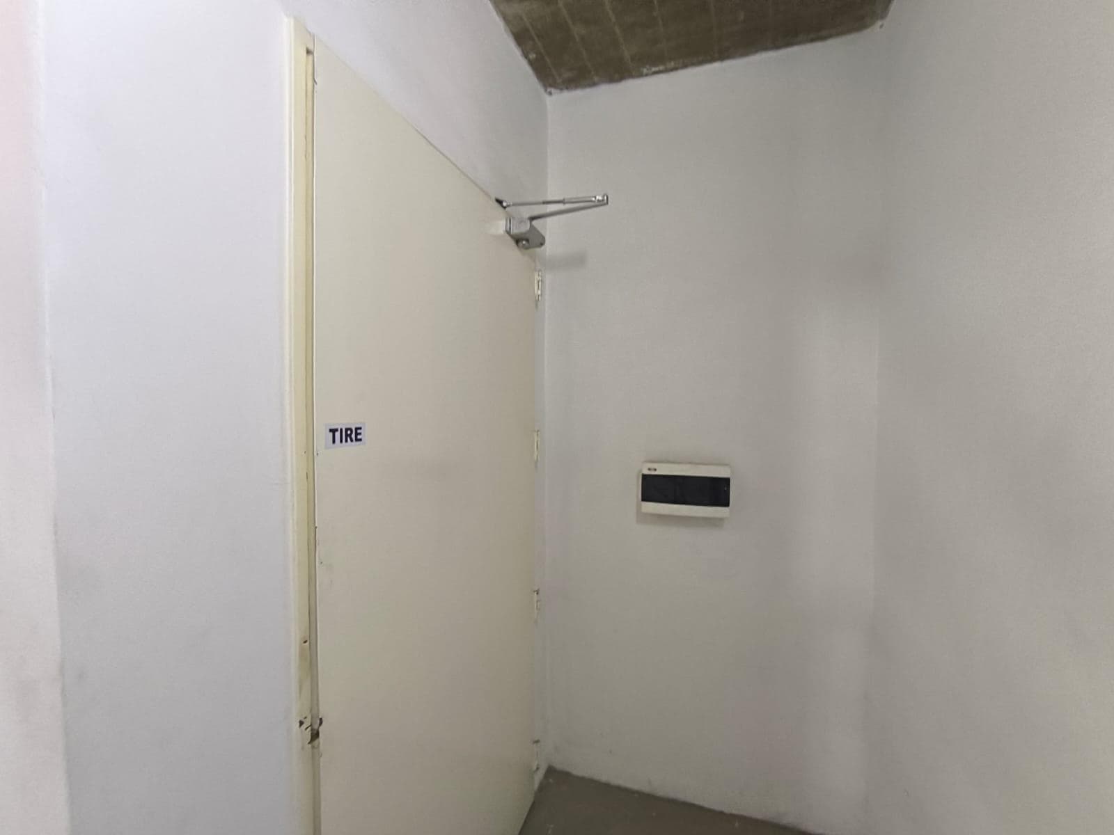 OFFICE FOR RENT IN MERLO