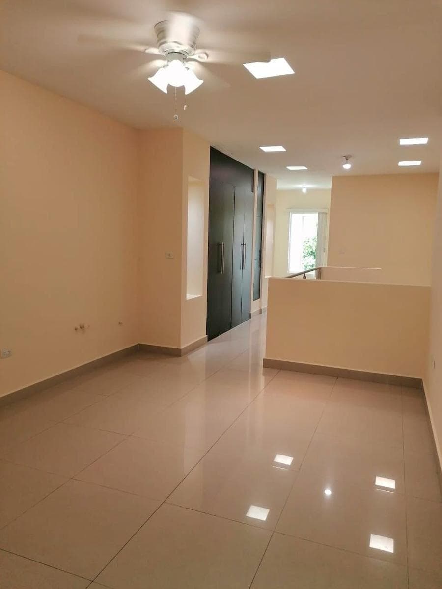 HOUSE FOR RENT IN THE LA ESCONDIDA RESIDENTIAL COMPLEX