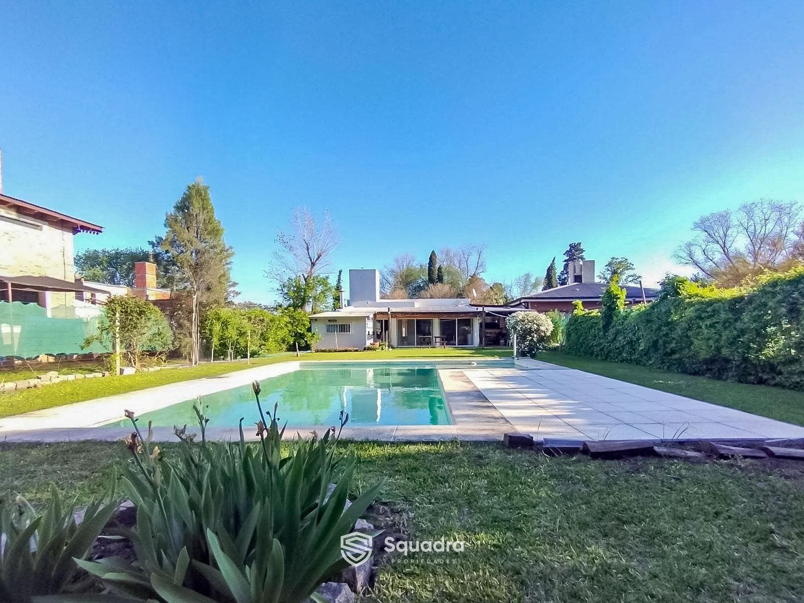 FOR SALE | TRADE - 2-bedroom house with pool and barbecue area - Alto Verde, Roldán. QUALIFIES FOR A MORTGAGE.