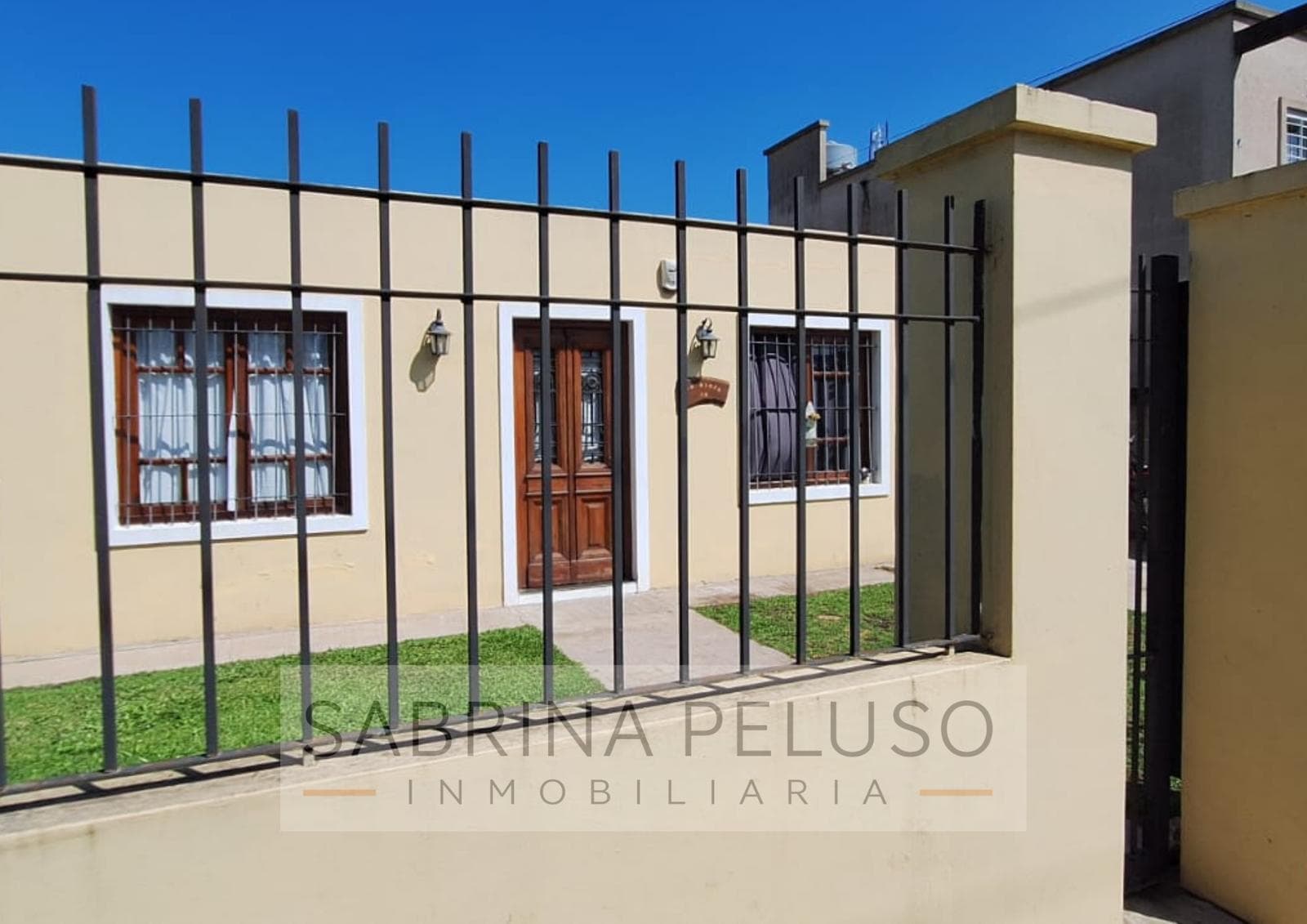 House for SALE located in La Reja