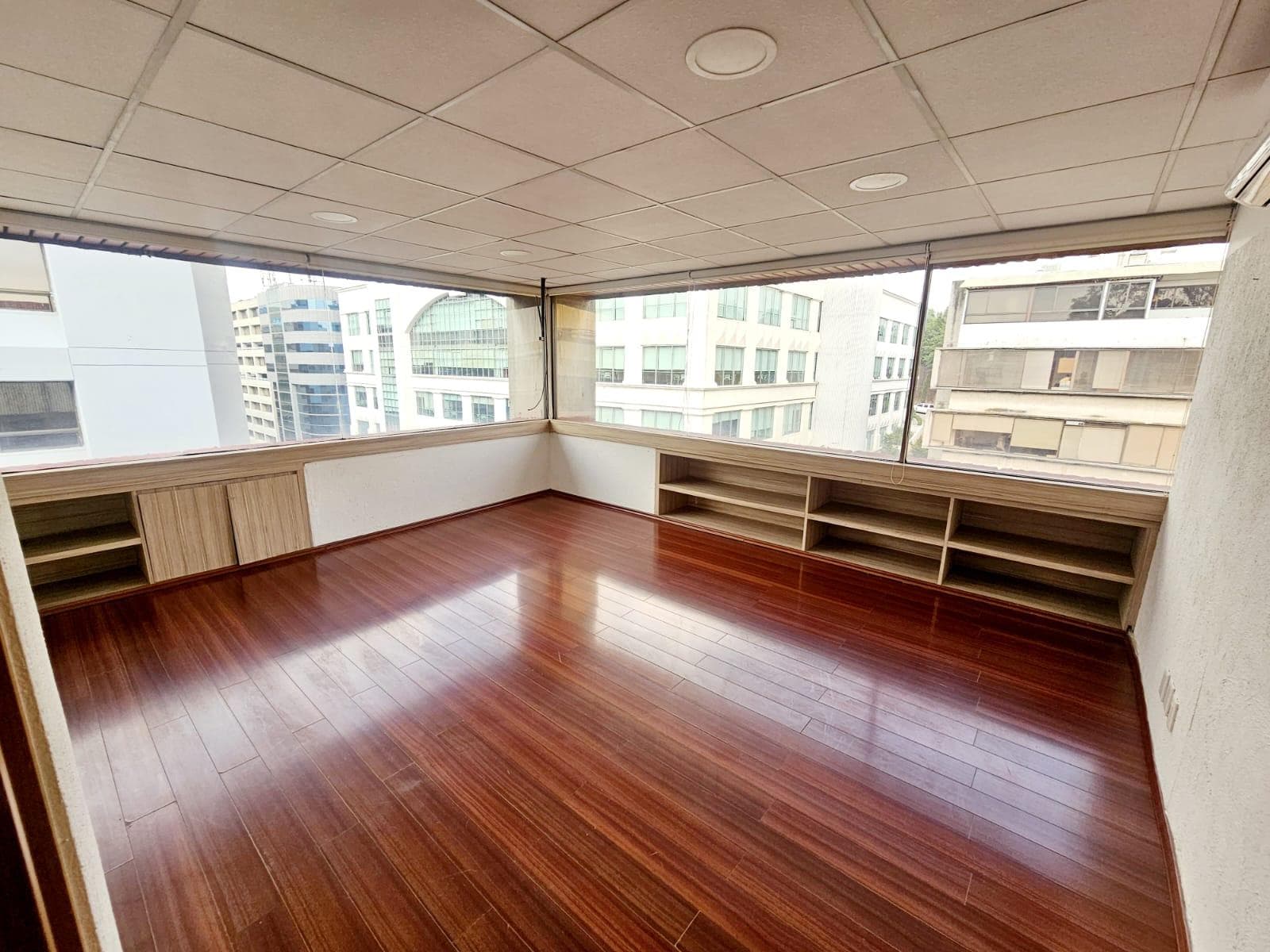 Office for Rent in Bosques de Ciruelos