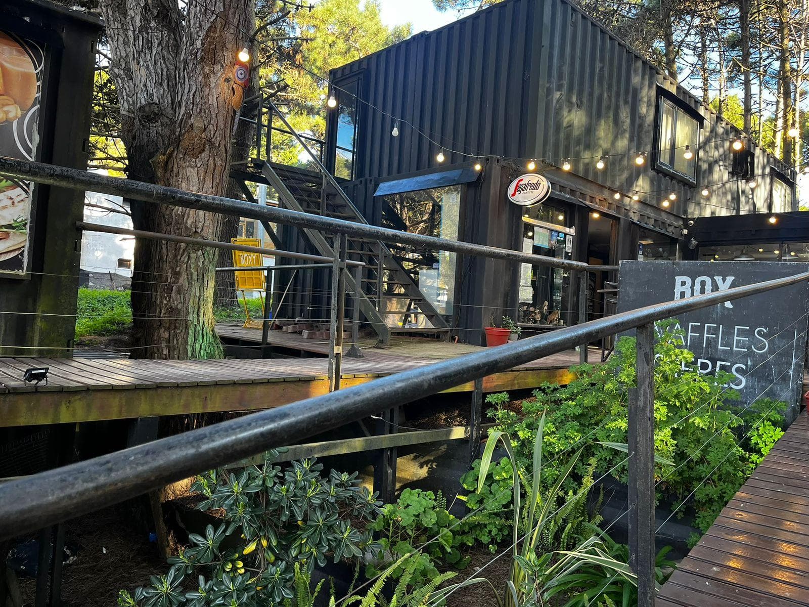 A gourmet restaurant with an excellent reputation and prime location