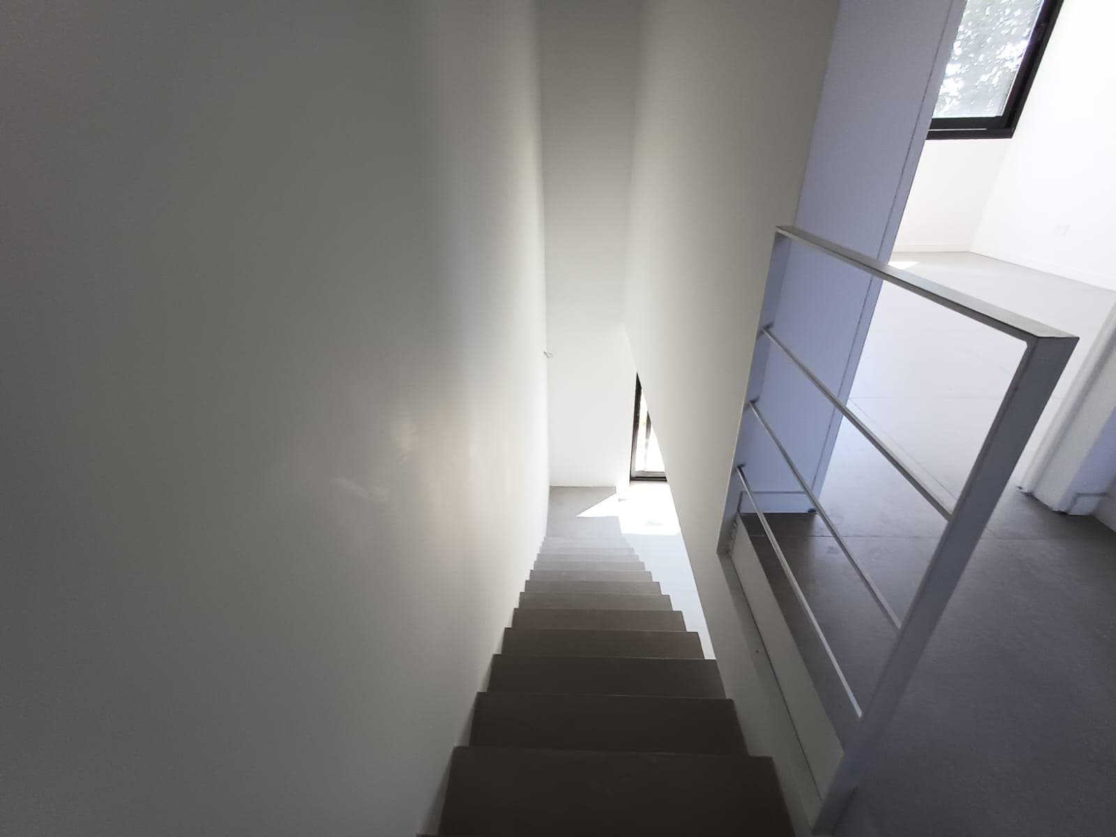 3-Room Duplex Apartment for Sale in the UP Pilar Condominium with Access to Pilar Lagoon