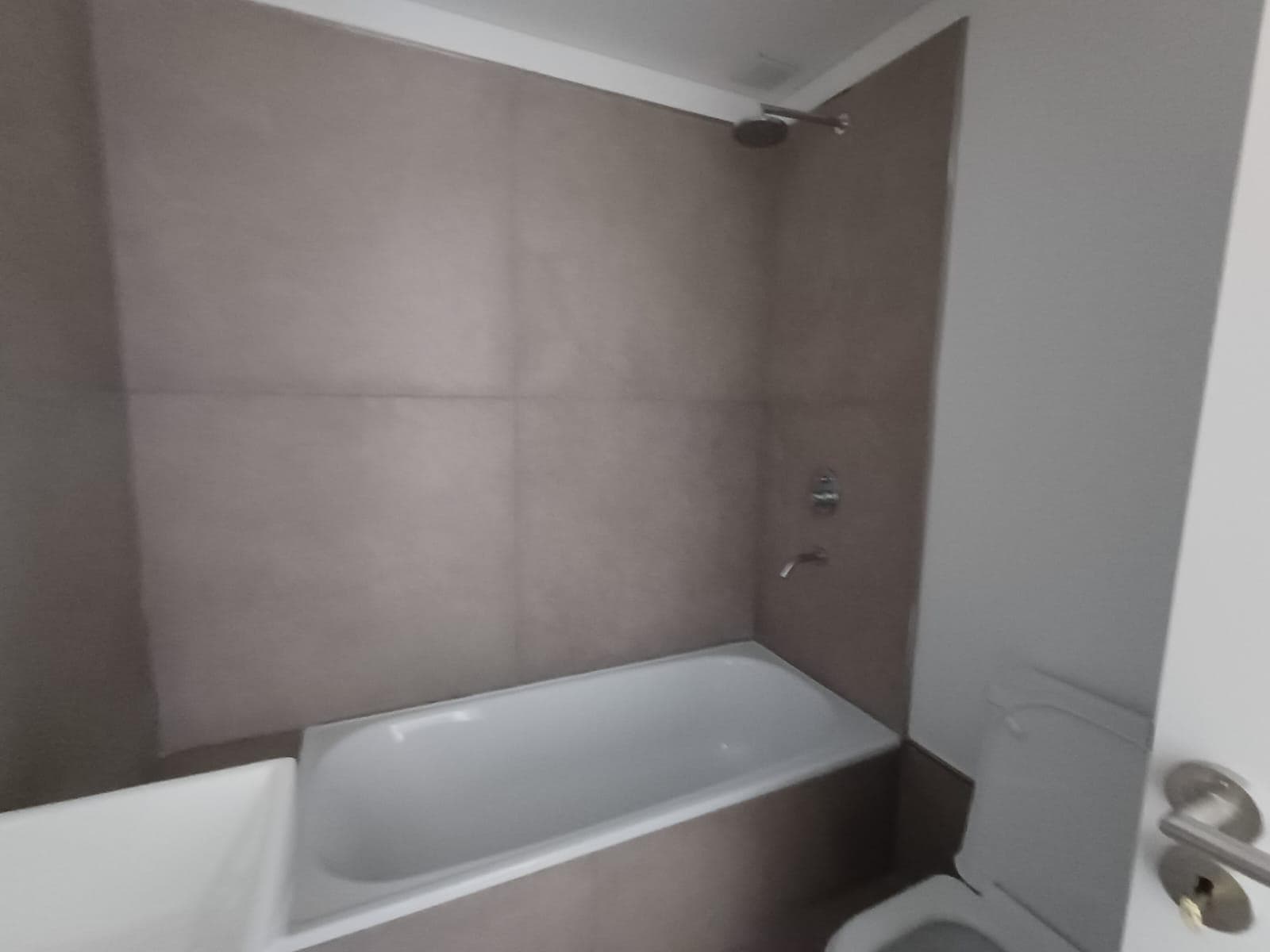 3-Room Duplex Apartment for Sale in the UP Pilar Condominium with Access to Pilar Lagoon