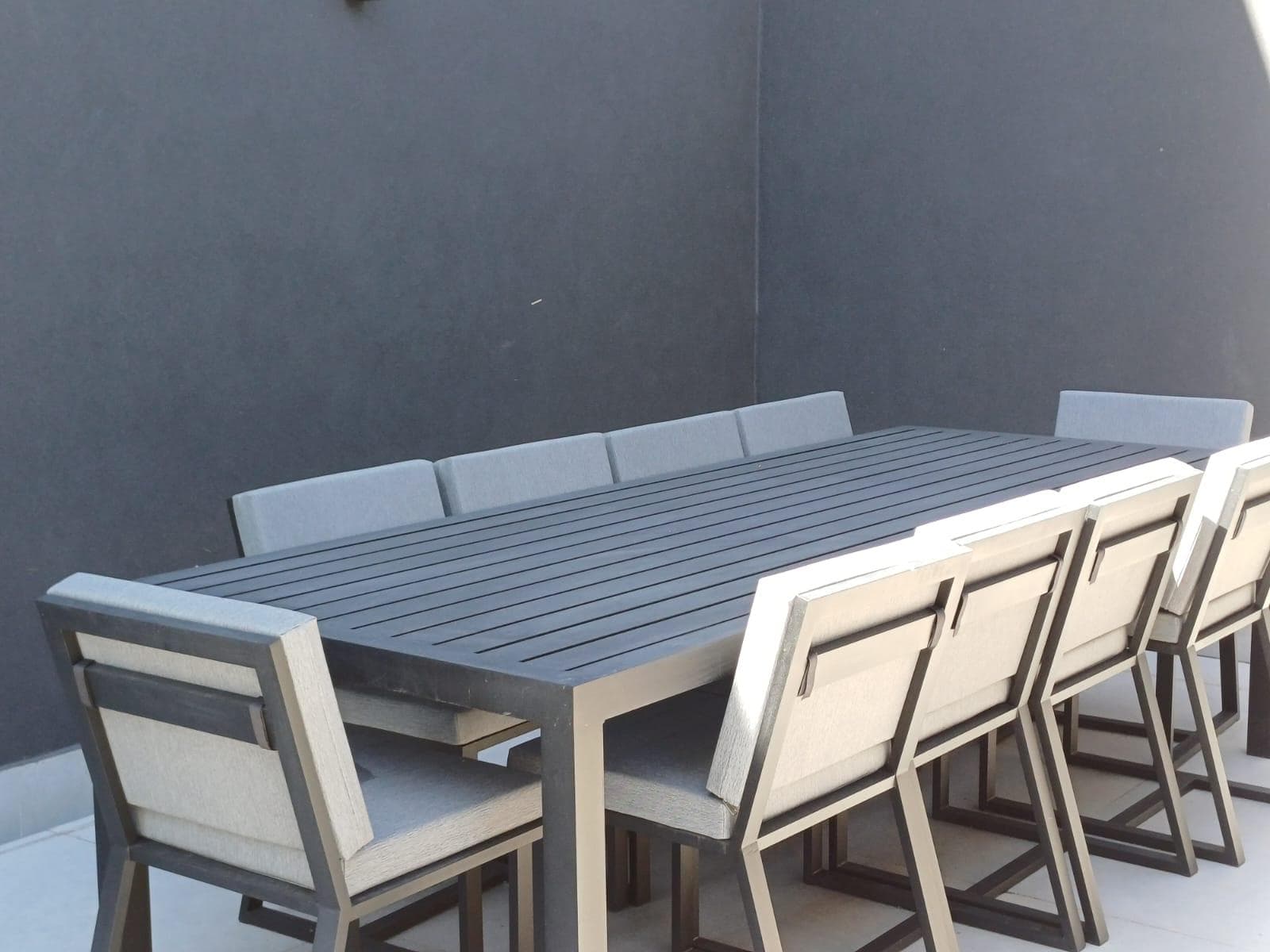 3-Room Duplex Apartment for Sale in the UP Pilar Condominium with Access to Pilar Lagoon