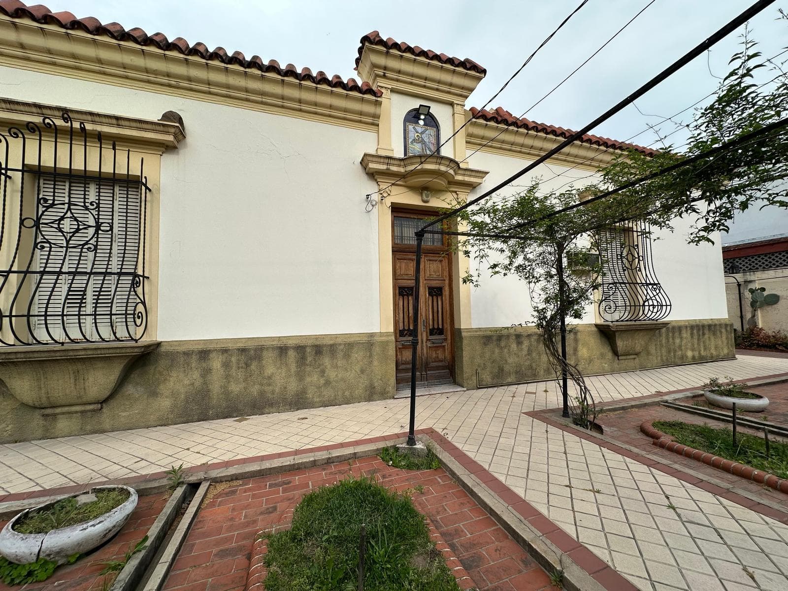 FOR SALE - Ideal home for an institution or residence, Domingo Matheu, Rosario.